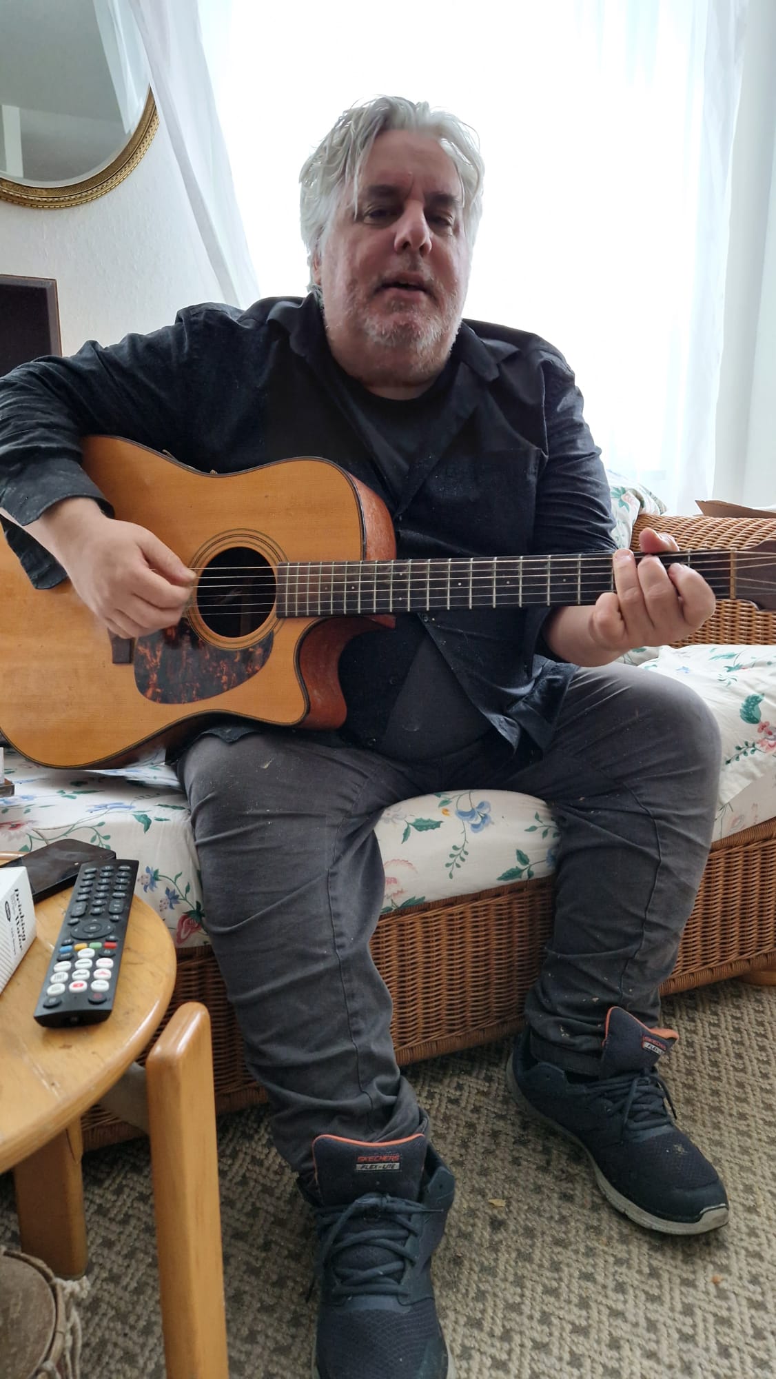 Singer-Songwriter Helge Möller aus Hamburg St. Pauli